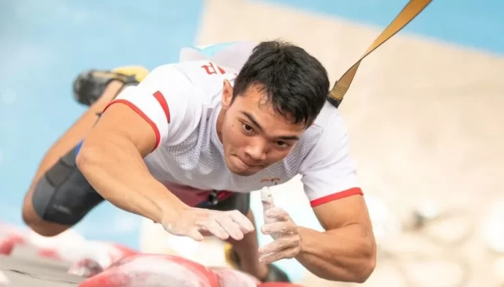 Kiromal Katibin Juara Dunia Panjat Tebing 2025