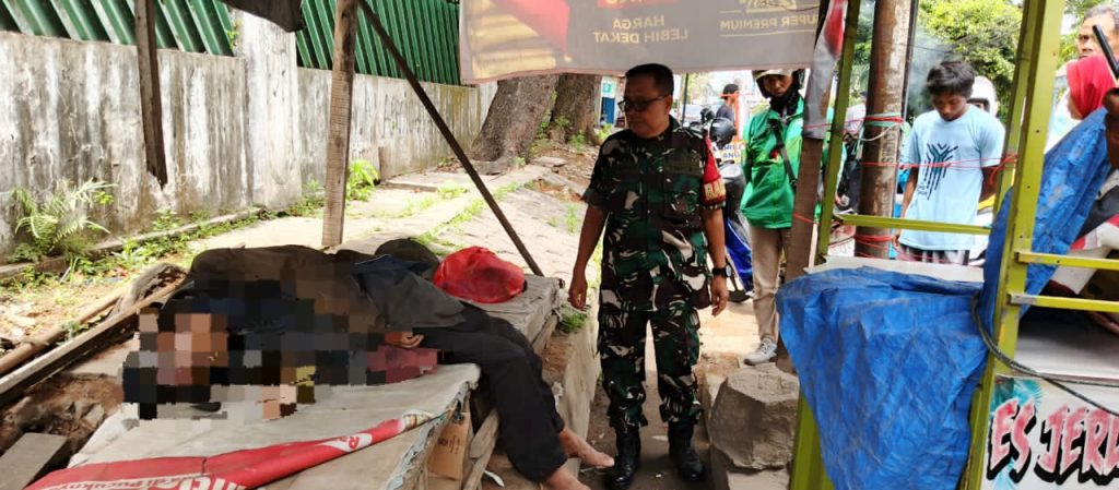 Babinsa Sigap Tangani Penemuan Jenazah Tuna Wisma di Tanjung Baru